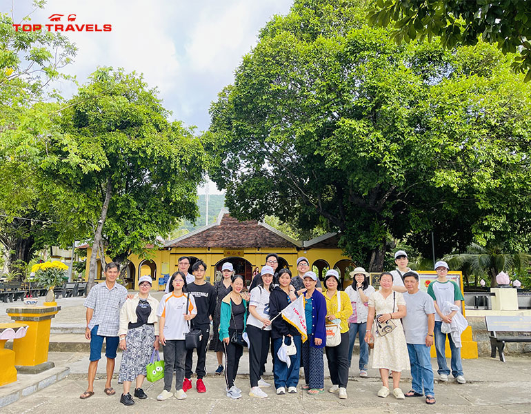 Tour Côn Đảo 2N1Đ Đi Bằng Máy Bay - Khách Đoàn