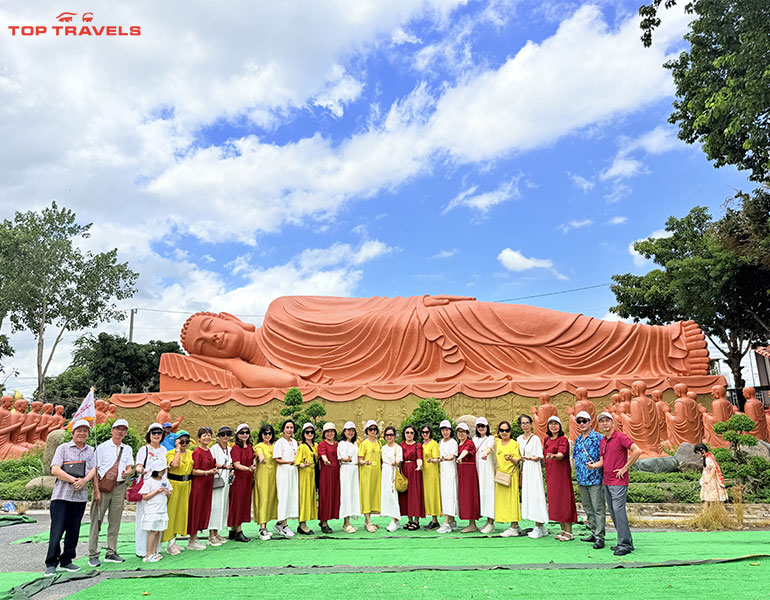 Tour Núi Bà Đen Tây Ninh 1 Ngày | Bao gồm Buffet Trưa 80 món